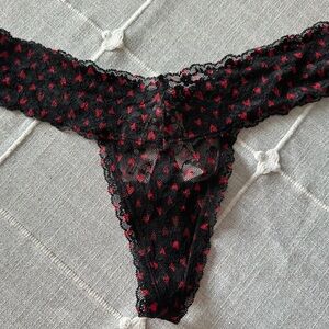 Victoria Secret Black Thong Panties M NWT
